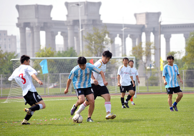 不乏小舒梅切尔、克里斯滕森、德莱尼、霍伊别尔、布雷斯维特等一线球员